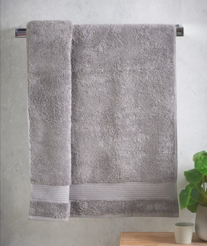 Luxurious Bath Towel - light grey